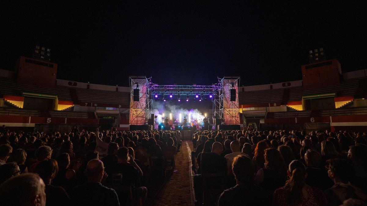 Más de 15.000 personas asisten al primer fin de semana del festival Patio+ Metrópolis de Sevilla en 2025