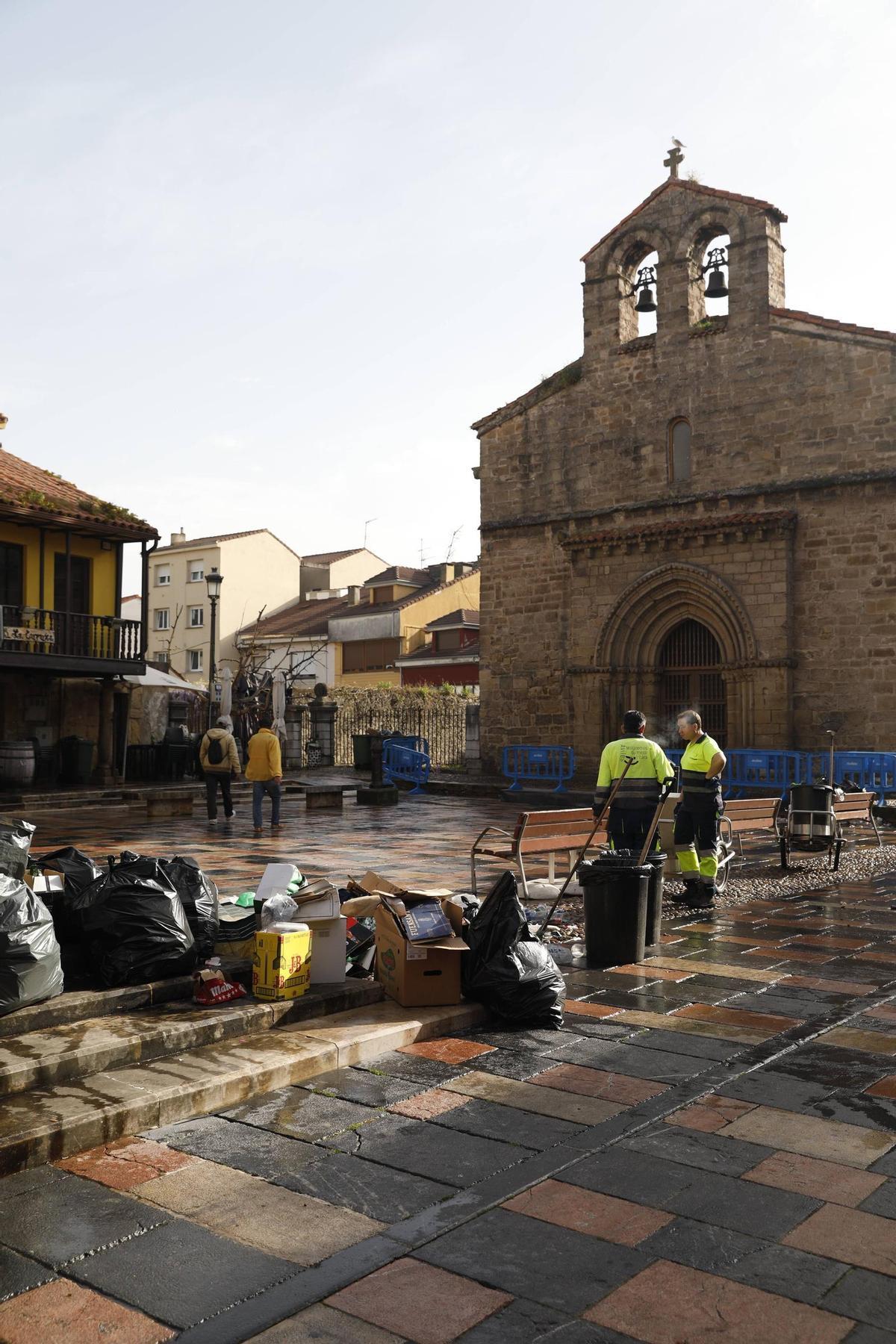 EN IMÁGENES: El día después de la Comida en la Calle en Avilés EN IMÁGENES: El día después de la Comida en la Calle en Avilés