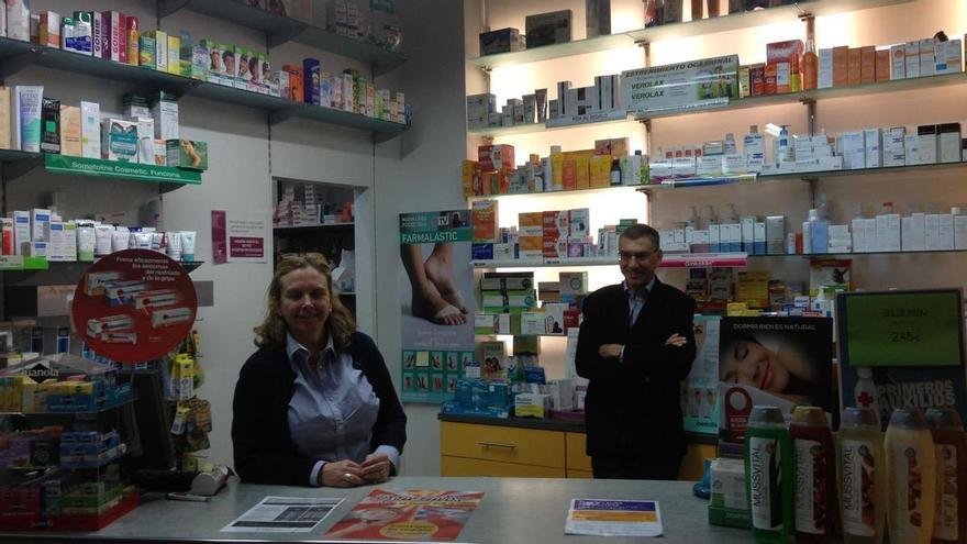 Els farmacèutics del carrer Tapis de Figueres es jubilen després de 37 anys