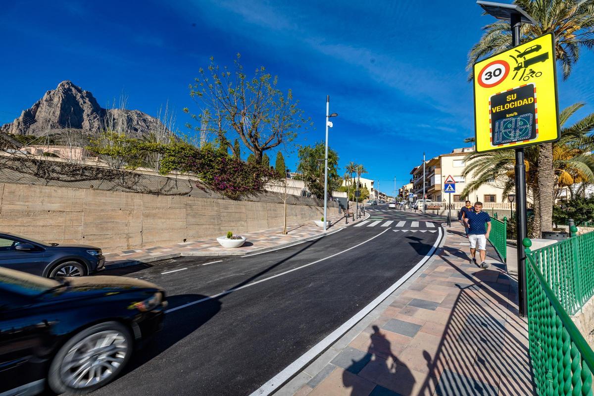 El radar que ya se instaló en la avenida de Benidorm, en Fienstrat.