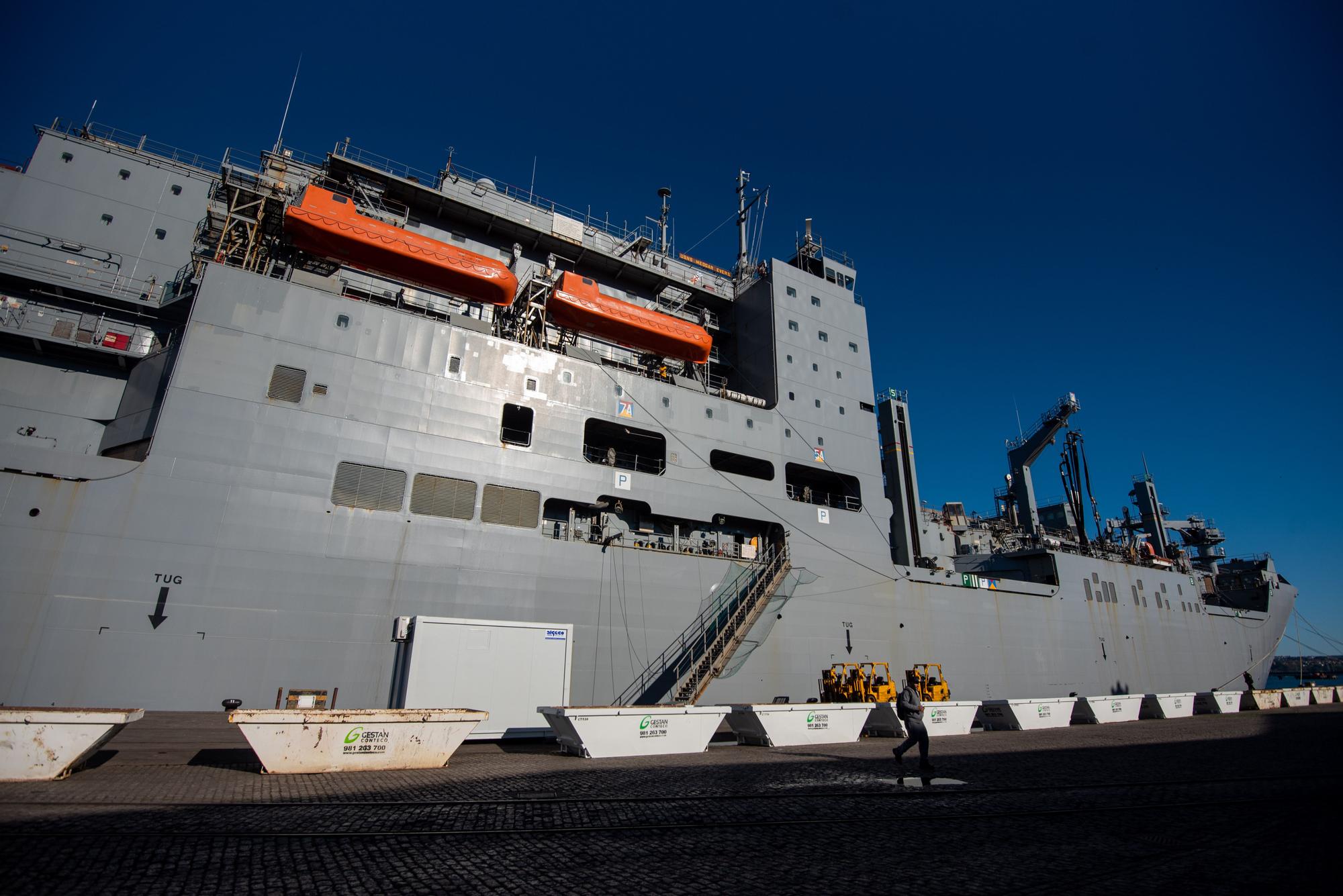 Atraca en el puerto de A Coruña un buque de la Armada americana
