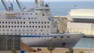 El barco 'Piolín', ahora ferry a Argelia, inmovilizado en Alicante por problemas técnicos