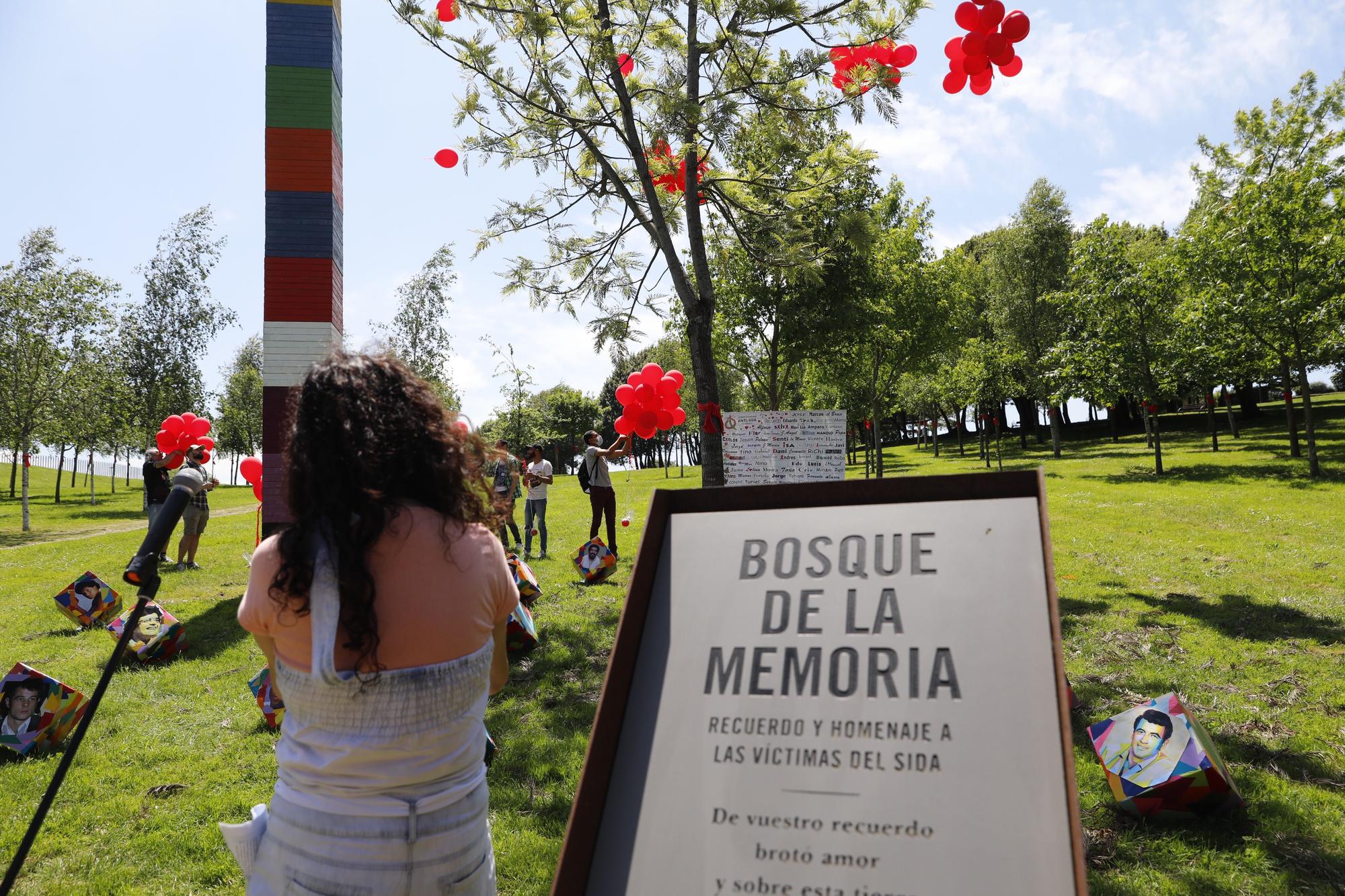 En imágenes: Memorial del sida en el Bosque de la Memoria, en el parque de Los Pericones