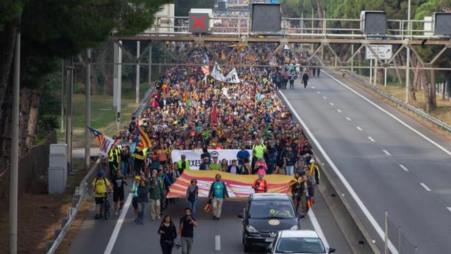 Entrada de una de las marchas independentistas en Barcelona