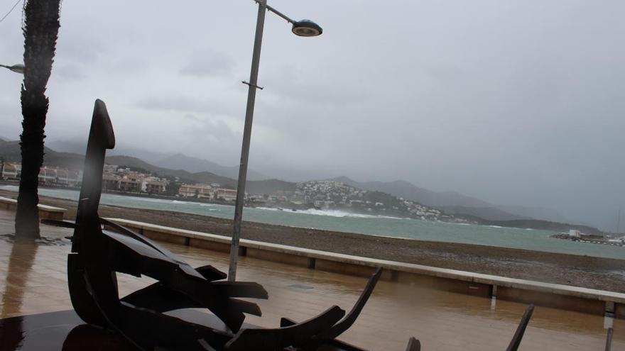 El temporal s&#039;ha fet notar a la costa empordanesa.