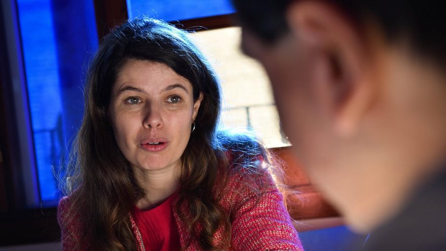 Lola Pons, investigadora y divulgadora de la Lengua Española a nivel internacional, vive en el barrio de San Lorenzo. / JESÚS BARRERA