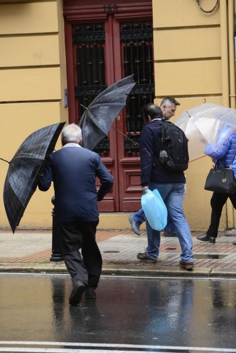 Viento y lluvia en A Coruña por la borrasca Miguel