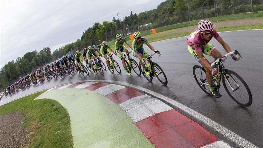 Landa, Nibali y Valverde al frente de la batalla por la maglia rosa