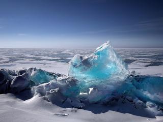 Esta abuela estaba posando en un iceberg para una foto y acabó siendo rescatada