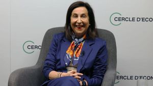 Robles defensa a Barcelona l’augment de la despesa militar