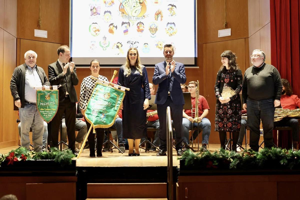 Entrega del premio a Latorre, Sanz y Puche por su falla de Pizarro