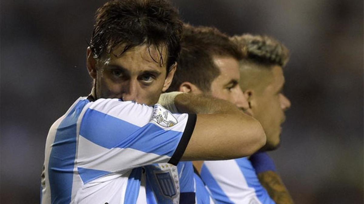 Milito juega en Racing Club