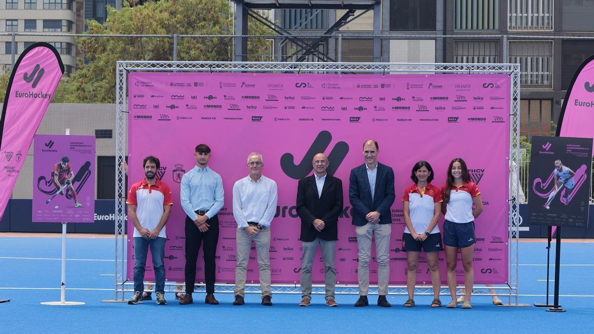 El campo de Tarongers acogió la presentación