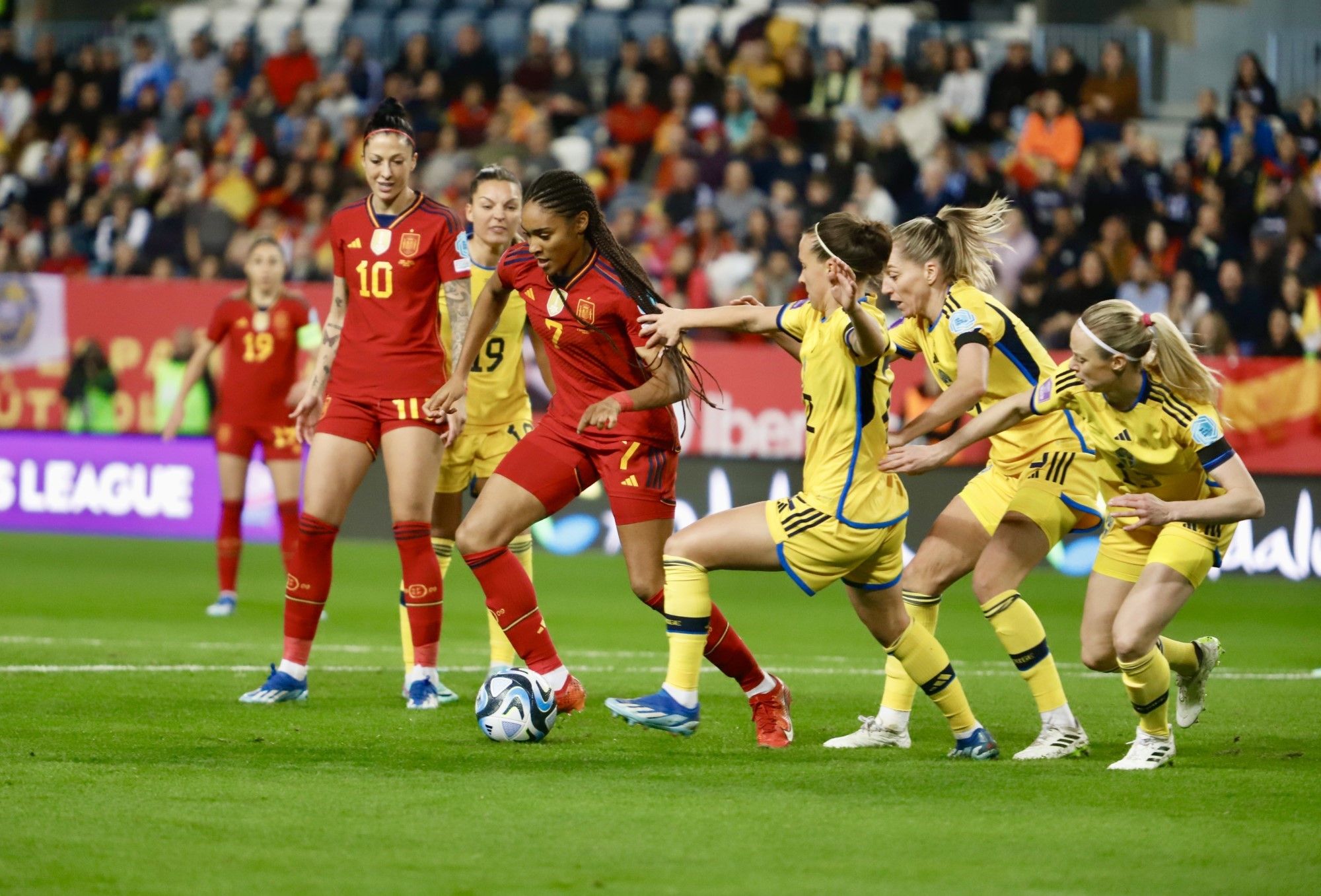 La victoria de la selección femenina de fútbol ante Suecia en La Rosaleda, en imágenes