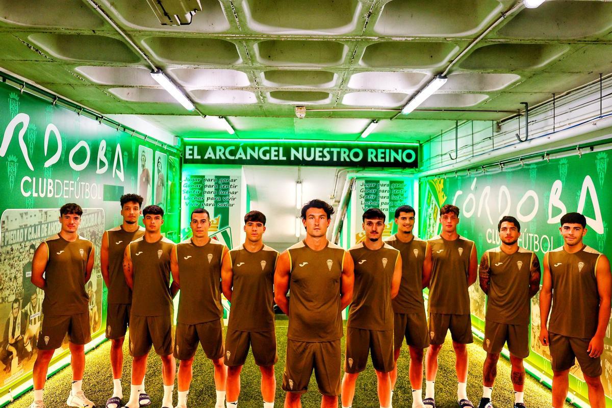 Varios de los fichajes del Córdoba CF de este verano, en la zona mixta de El Arcángel.