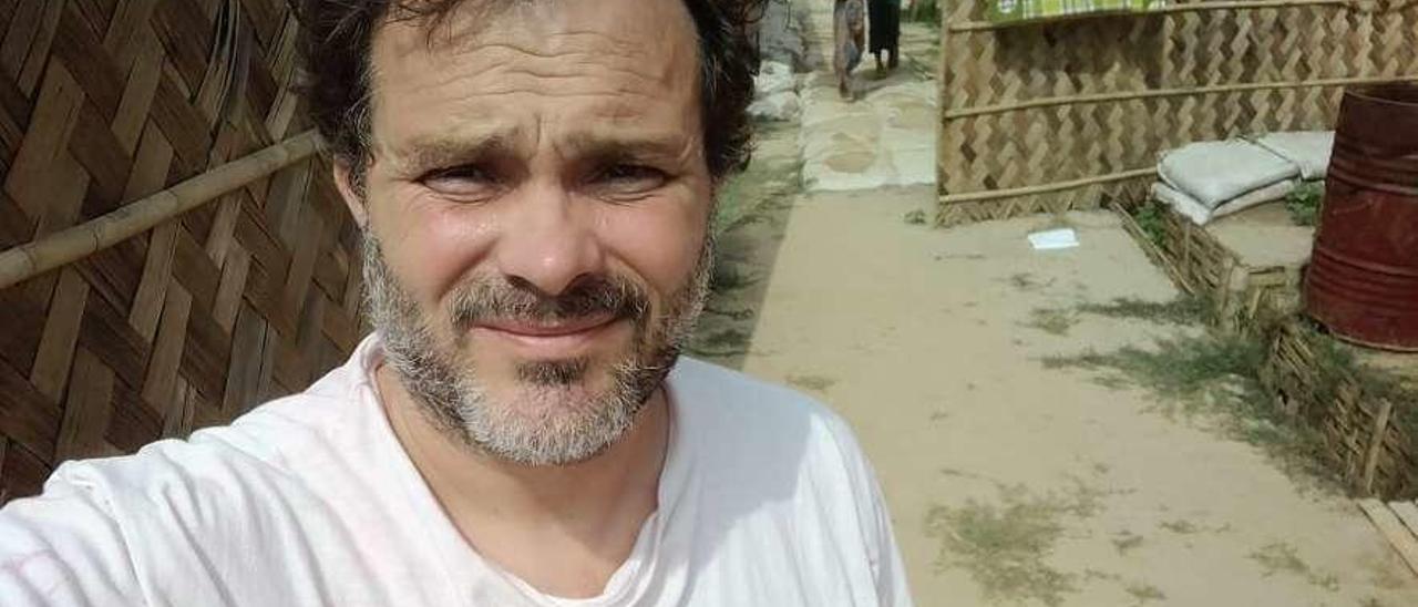 Francisco Rodríguez, en los campos de refugiados de Bangladesh.