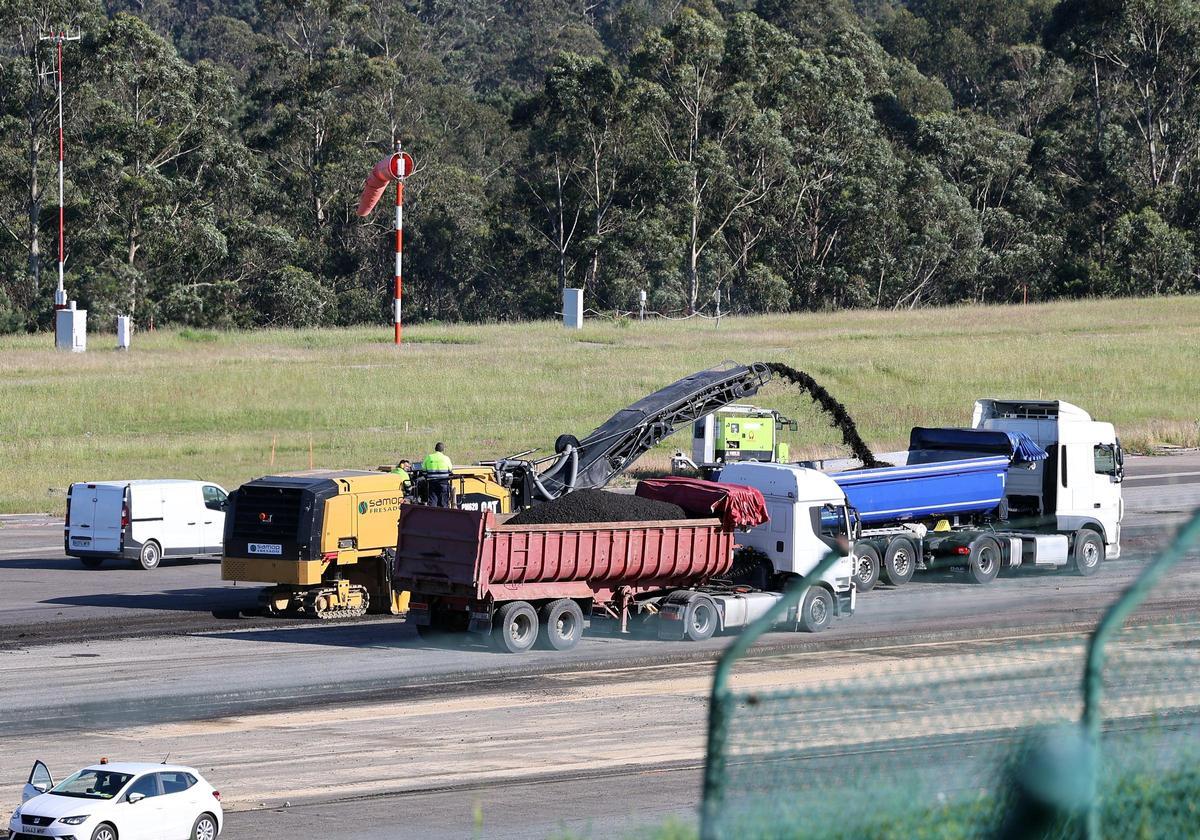 Comienzan las obras en la pista del aeropuerto de Vigo Comienzan las obras en la pista del aeropuerto de Vigo