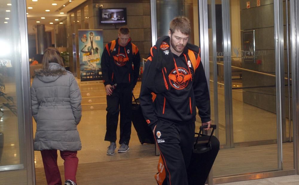 Caras largas tras la debacle del Valencia Basket