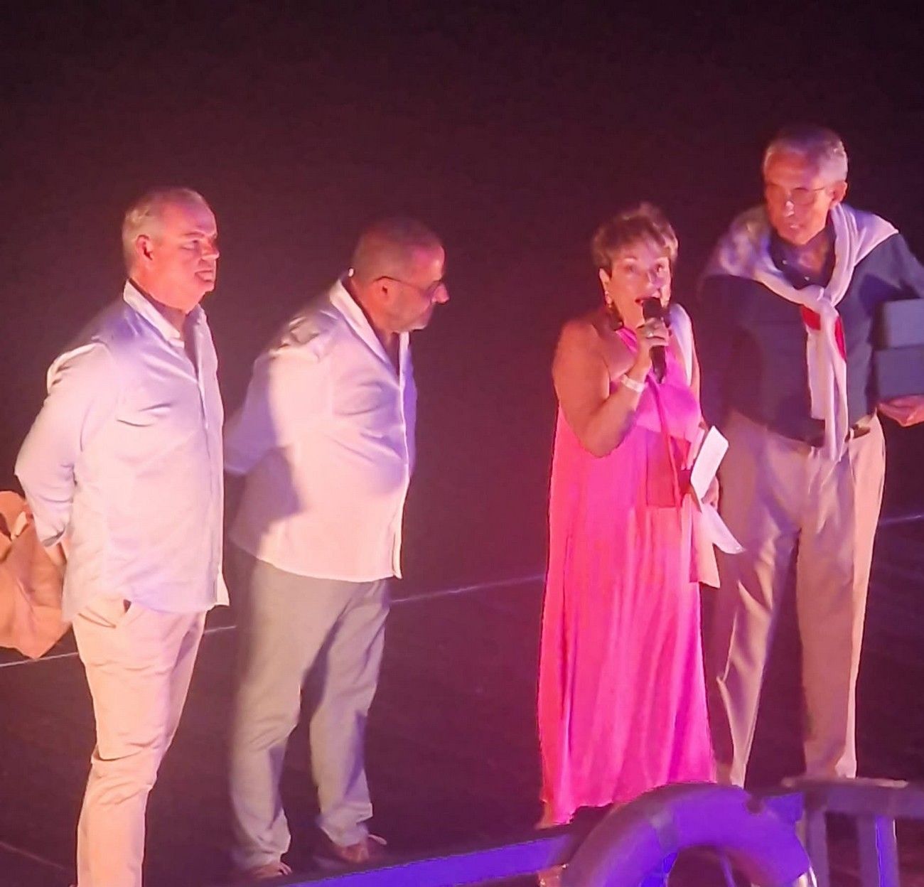 La Punta Yacht Pasito Blanco acogió la cena a beneficio de la Asociación Española contra el Cáncer  Las Palmas