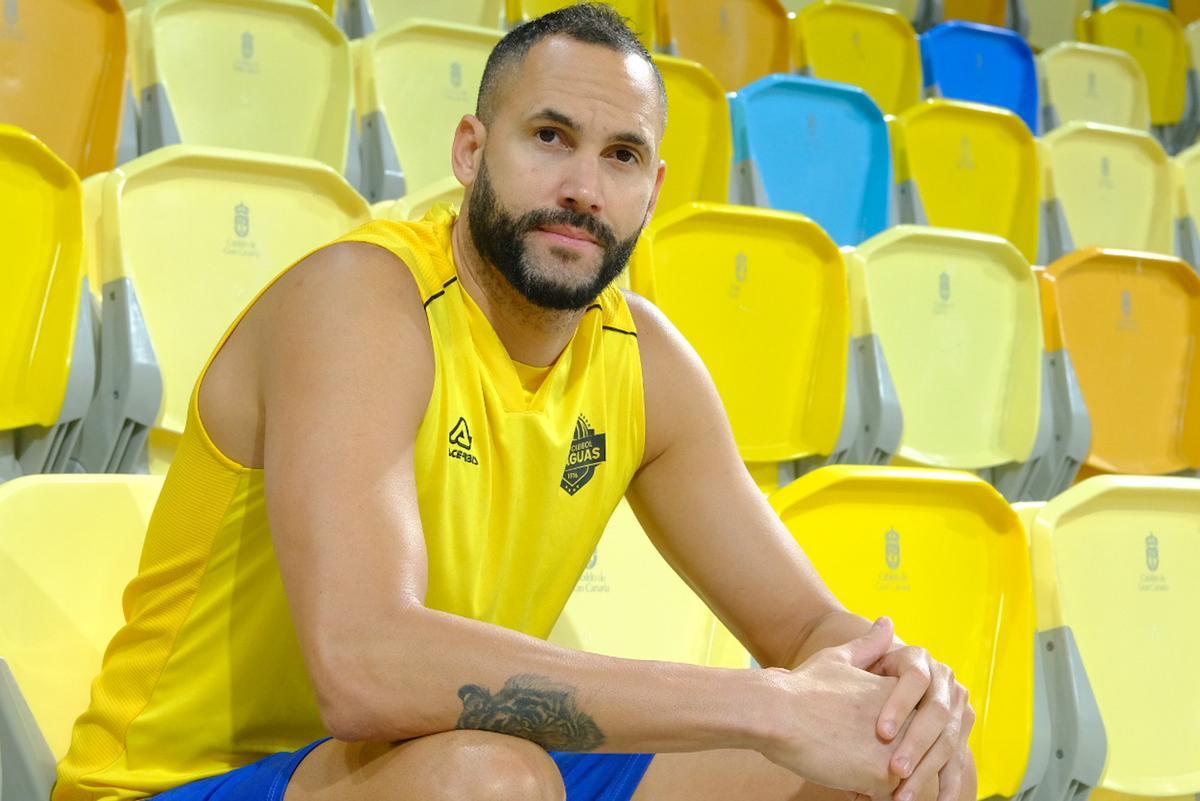 Osmany Juantorena, en la grada del Gran Canaria Arena