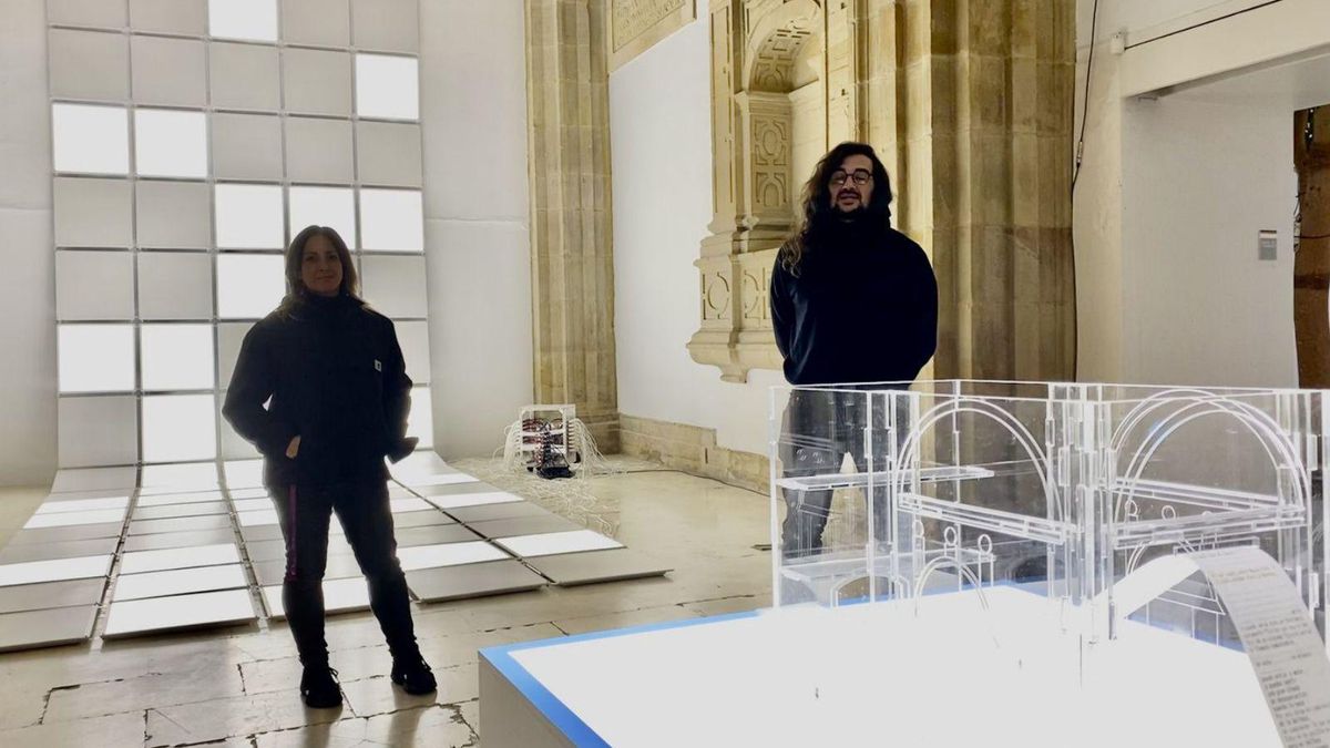 Ángeles Angulo y Román Torre, nel Muséu Barjola. | P. A.