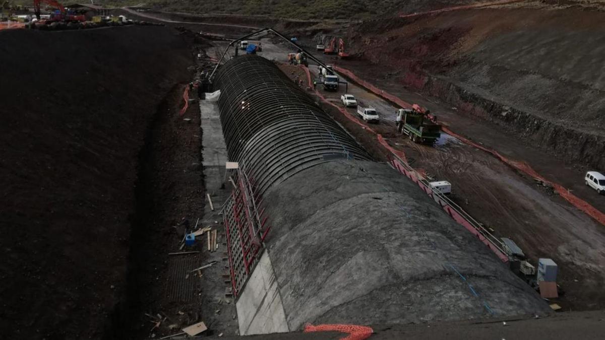 Un momento de la obra del túnel de Erjos. | | E.D.