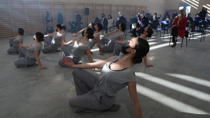 Danza para un nuevo instituto en Miralbaida