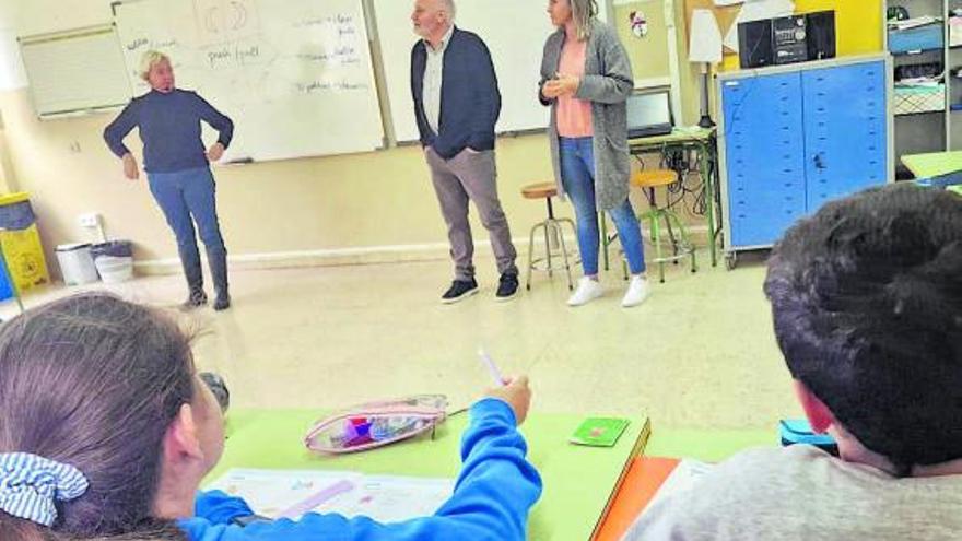 Primera visita de una enfermera escolar a un centro de las Islas.