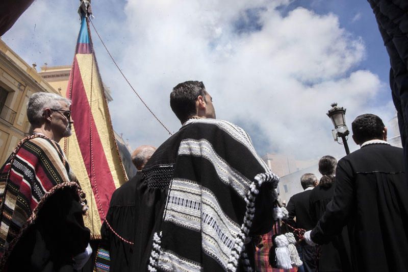 Mascletà en el día de San Vicent Ferrer.