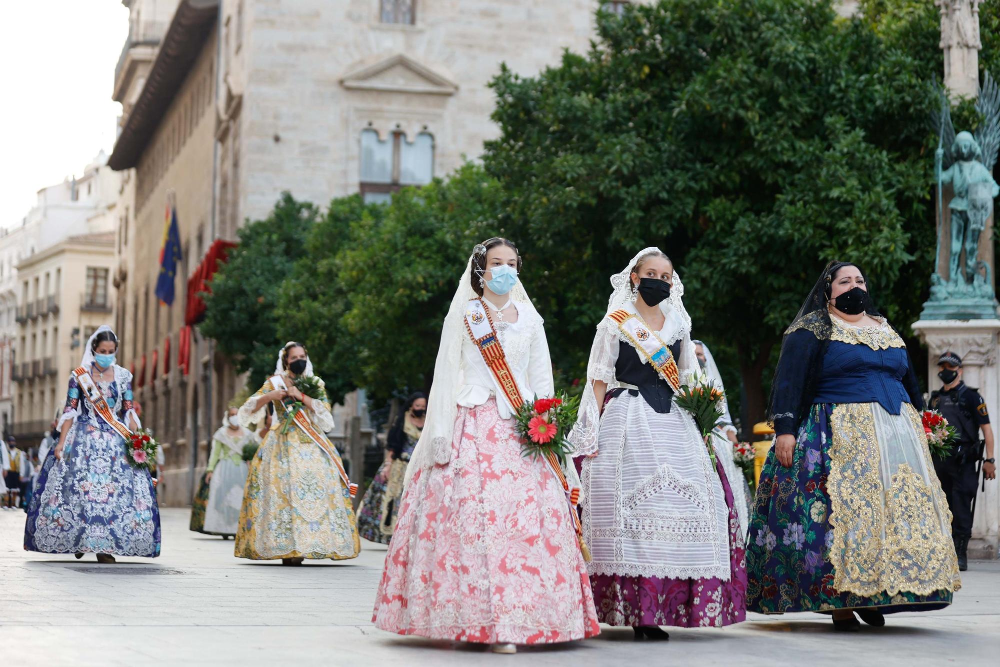 Búscate en el segundo día de Ofrenda por la calle Caballeros (entre las 18.00 y las 19.00 horas)