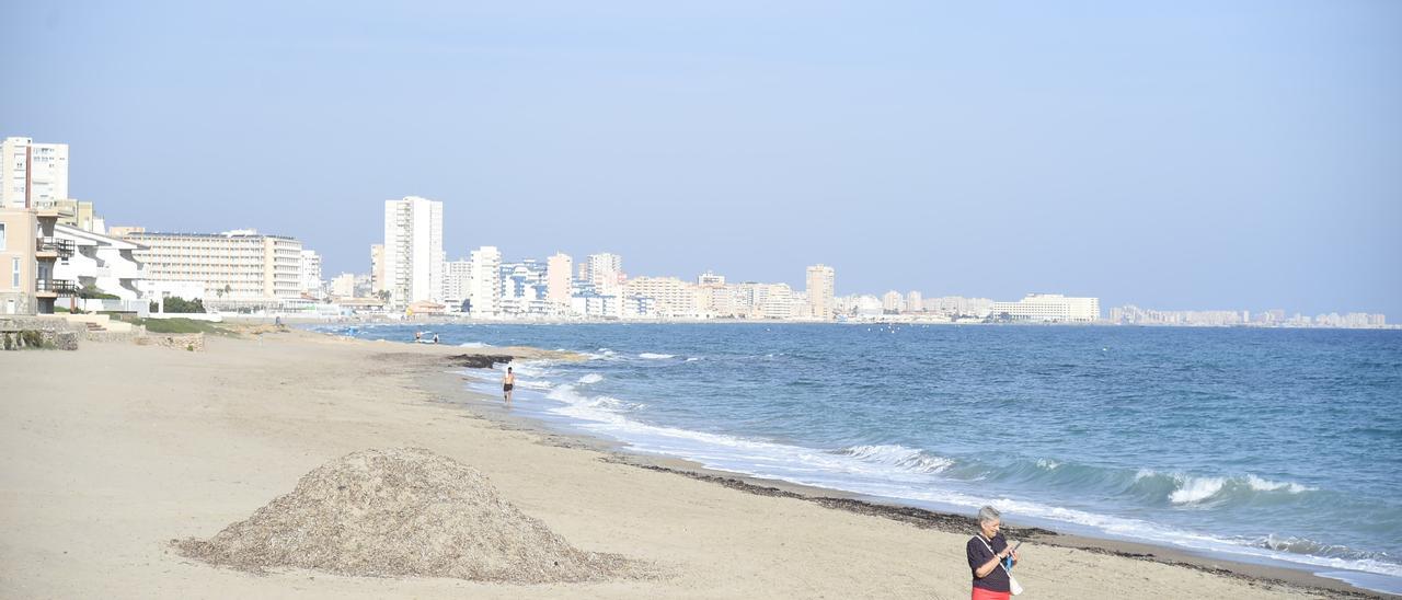 La costa mediterránea frente al Mar Menor está afectada por procesos de eutrofización locales