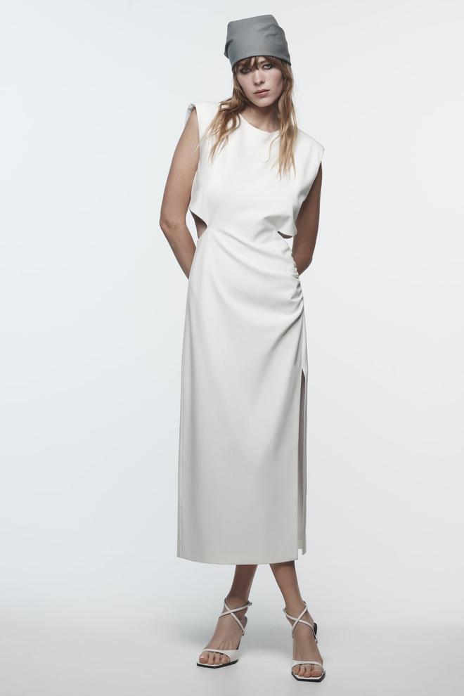 Vestido minimalista blanco de Zara