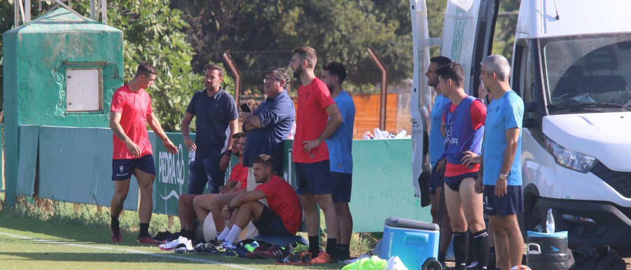 Fuentes, Calderón, Ekaitz Jiménez y José Alonso, al margen de la sesión del grupo en la Ciudad Deportiva.