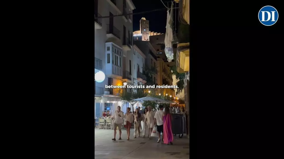 El presidente del Consell de Ibiza, Vicent Marí, a los turistas: "Os pedimos respeto"