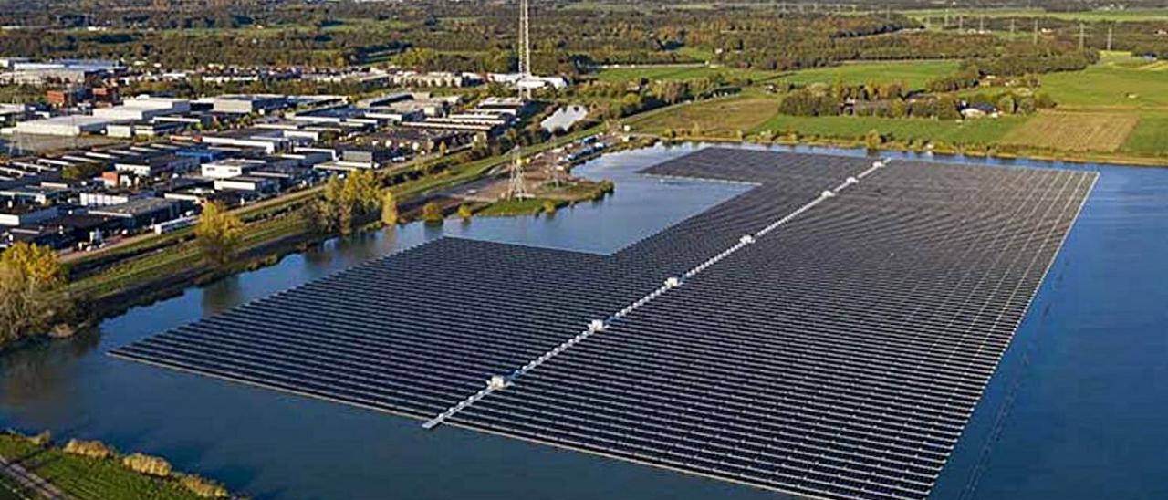 Planta solar flotante en Holanda, de la empresa BayWa r.e