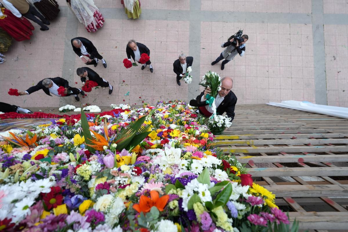 Ofrenda a la Mare de Déu del Lledó