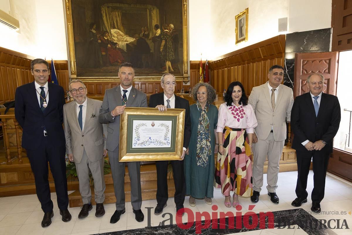 Así se ha vivido el emocionante acto del nombramiento de 'Hijo Predilecto' de Caravaca al doctor Juan Manuel Laborda