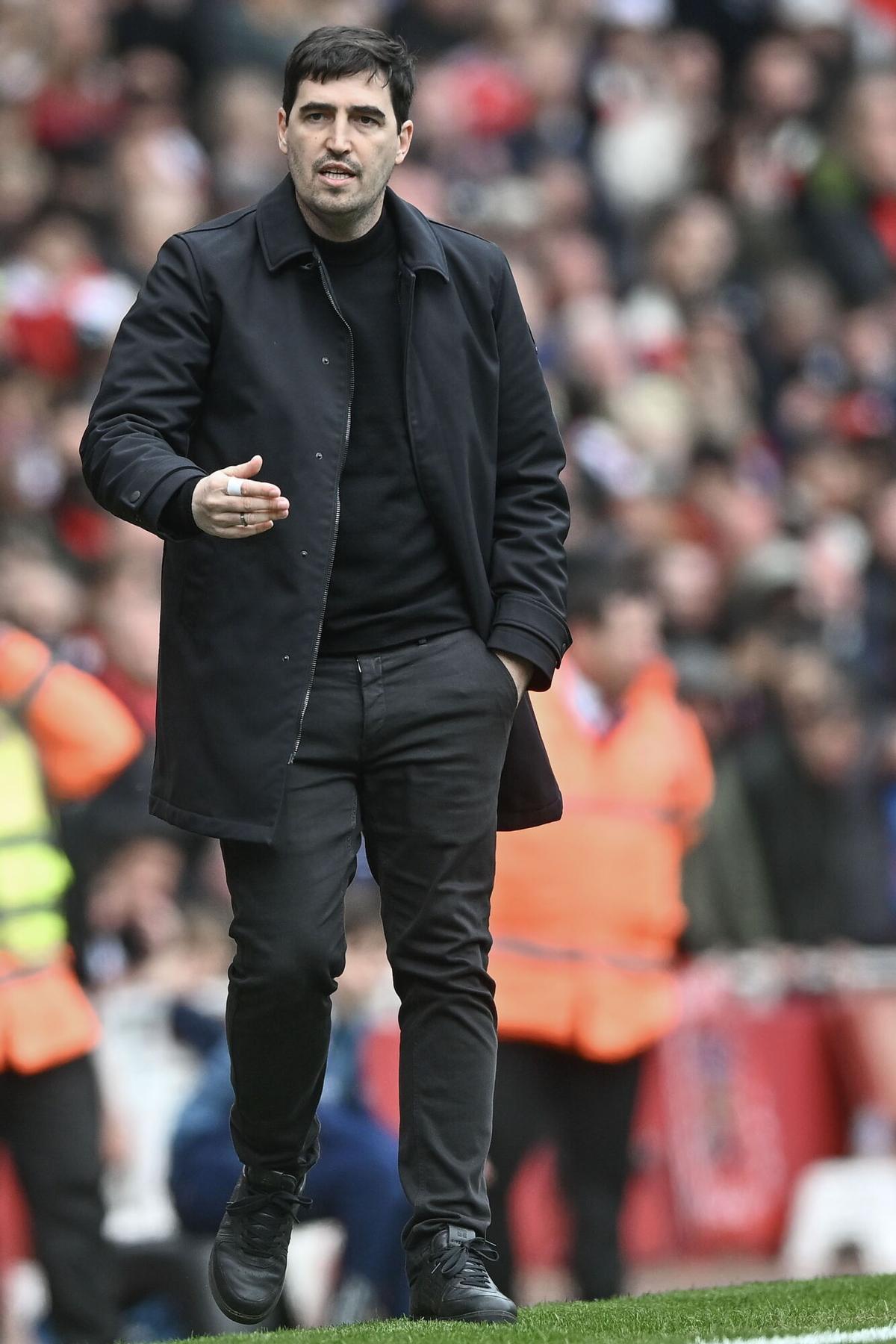 Andoni Iraola, entrenador del Bournemouth, ante el Arsenal