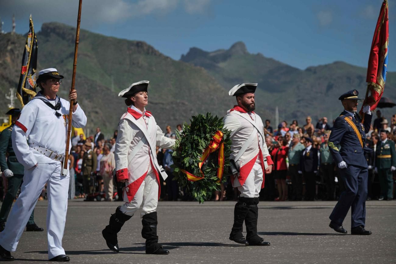 Jura de Bandera de civiles en Santa Cruz