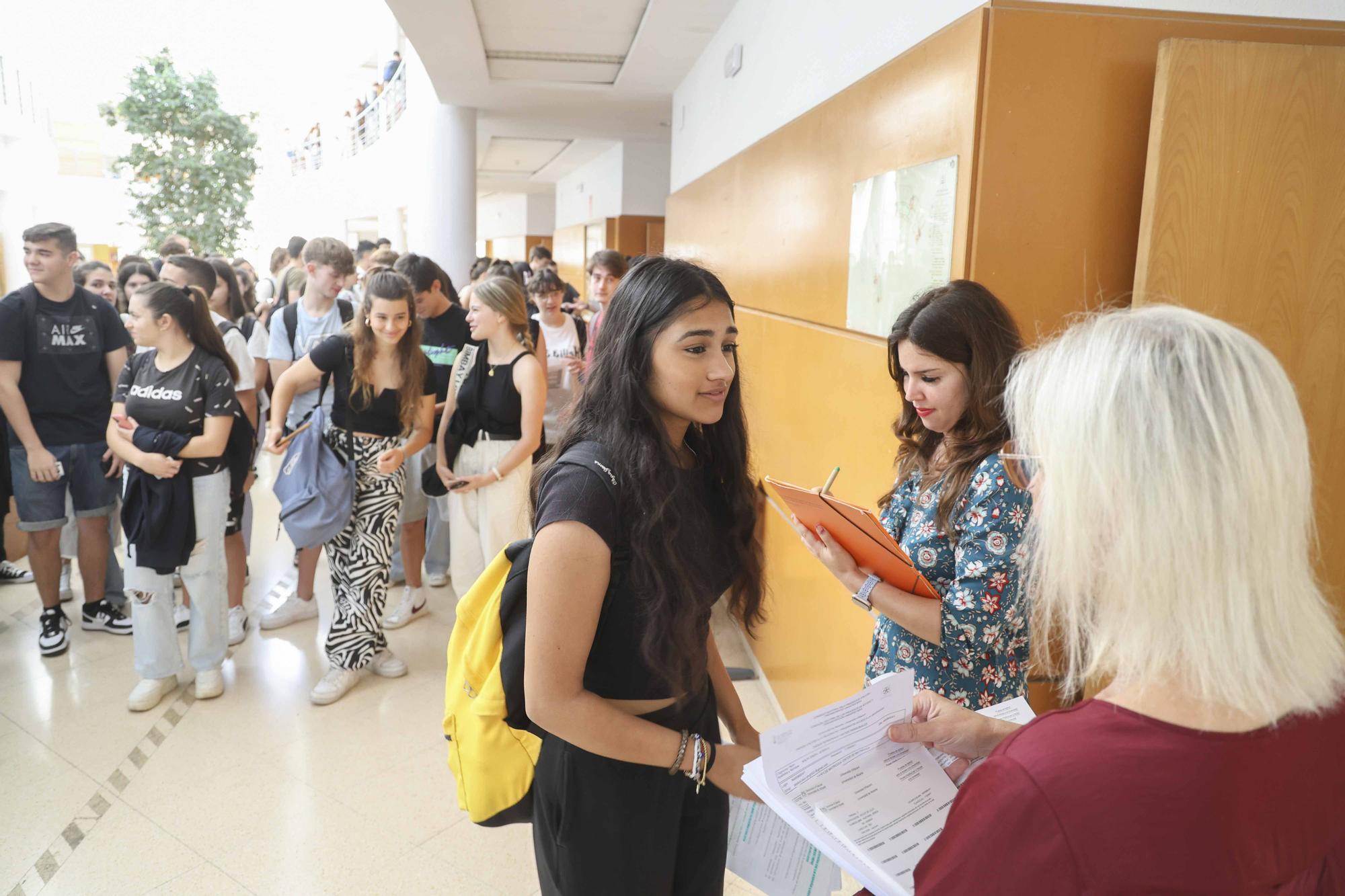 Primer día de la Selectividad 2023 en la Universidad de Alicante