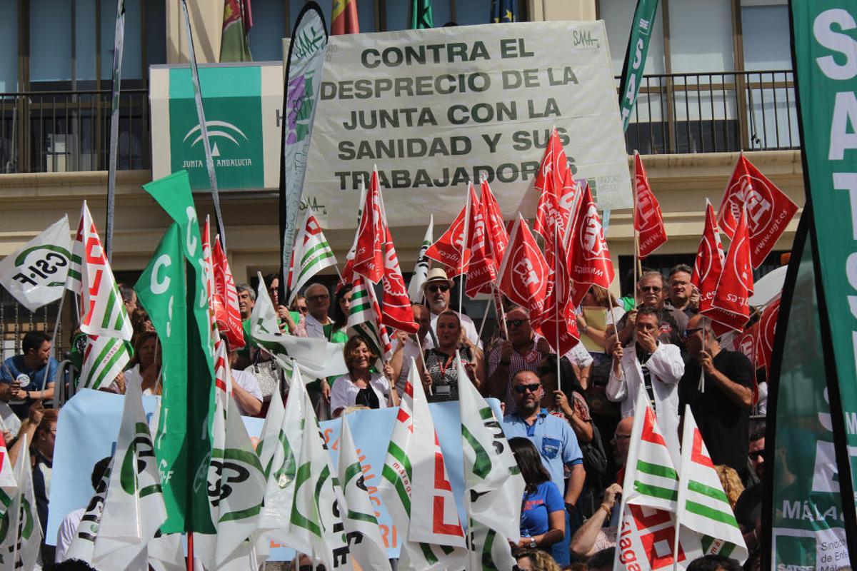Los sindicatos protestan para pedir más contratos sanitarios para el verano