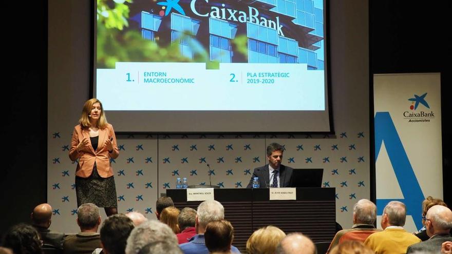 Un moment d ela trobada celebrada a CaixaForum Girona.