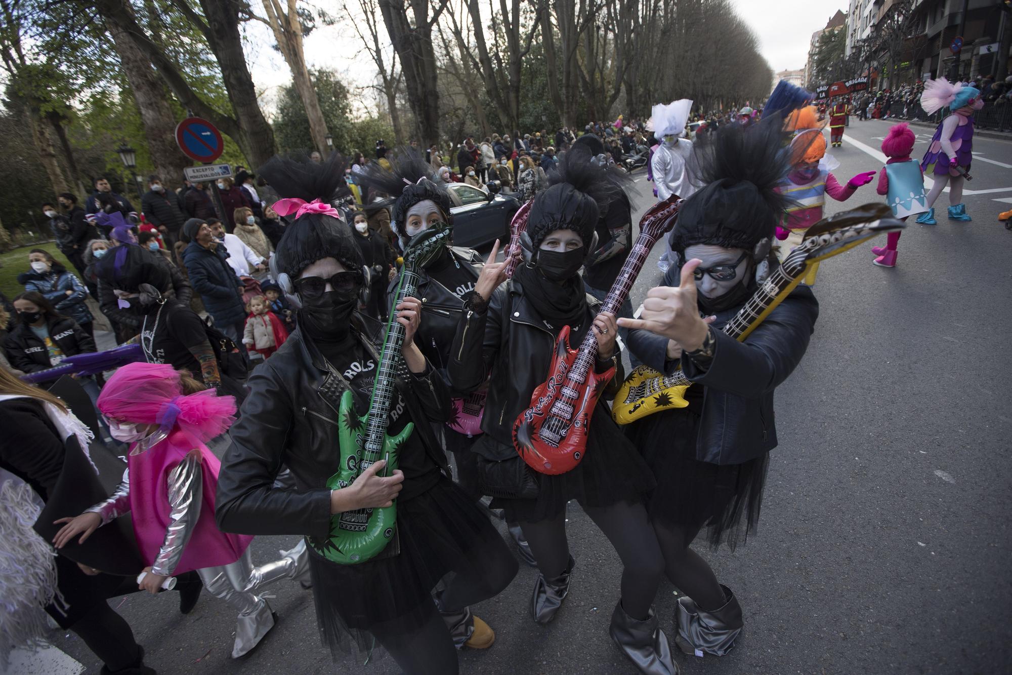 Galería de fotos: Así fue el gran desfile del carnaval en Oviedo