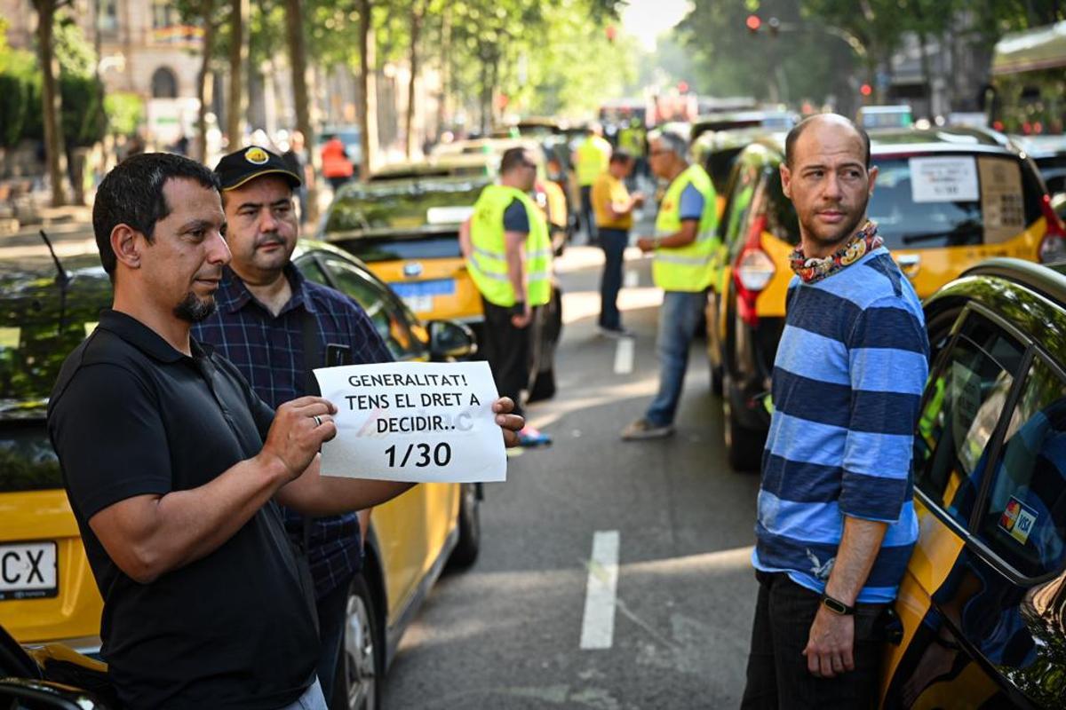 Taxistas durante la manifestación
