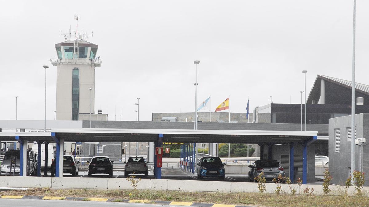 Torre de control del aeropuerto de Alvedro