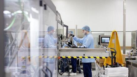 Así es la fábrica donde se producen los inhaladores que luchan contra el cambio climático