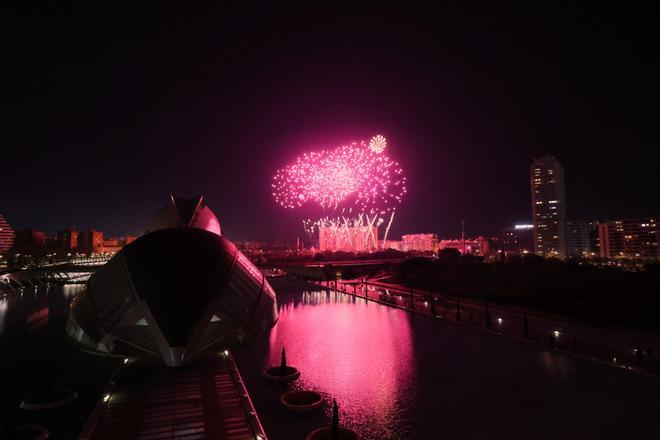 Primer Castillo de Fallas junto a la Ciudad de las Artes y de las Ciencias