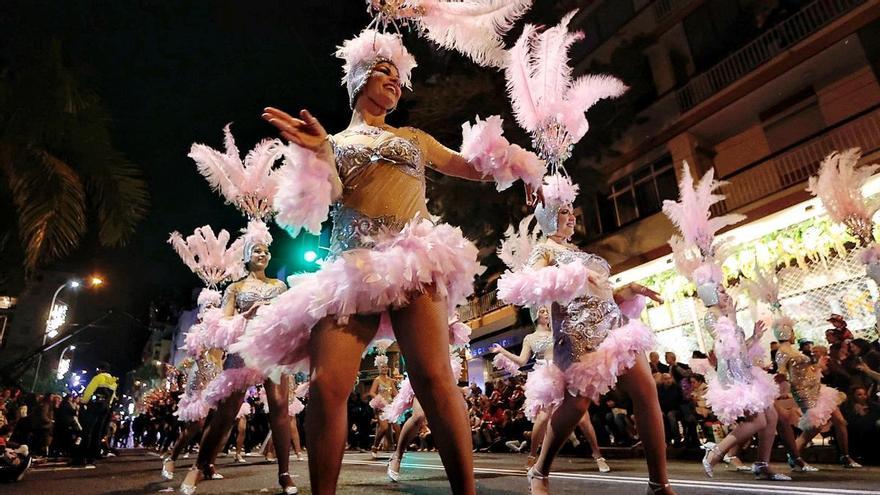 Así ha sido la Cabalgata anunciadora del Carnaval de Santa Cruz de Tenerife