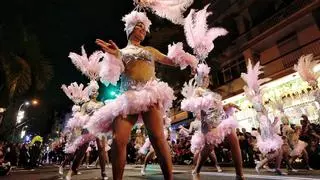 Santa Cruz toma la calle en una Cabalgata ágil y con cientos de anónimos