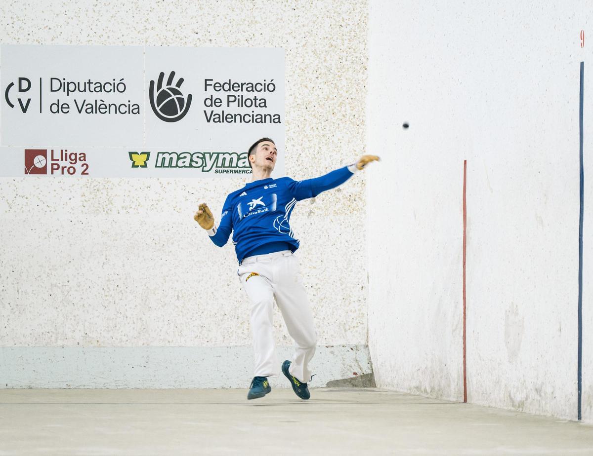 Salva Palau des del rest en una partida de Lliga